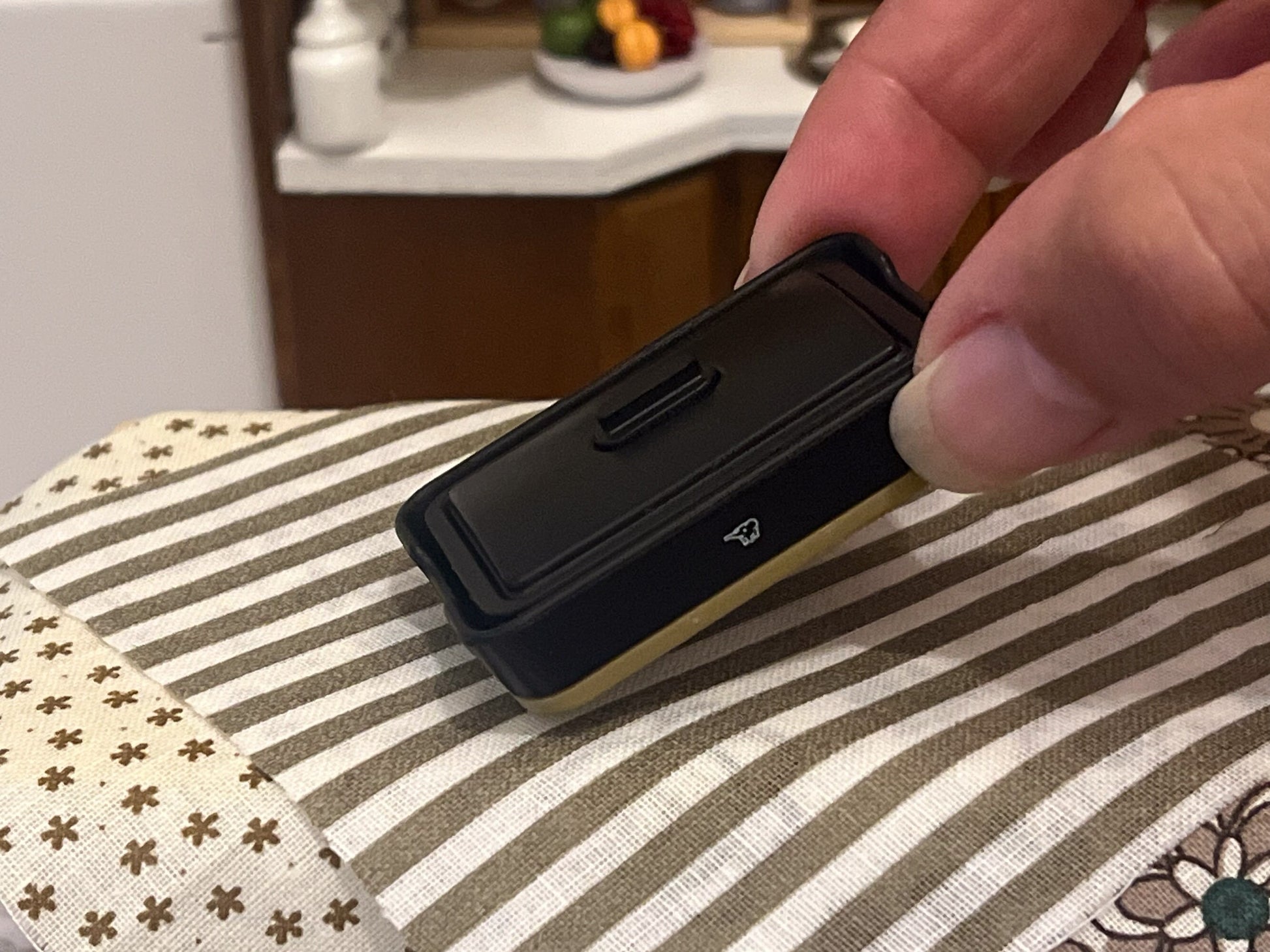 Adorable miniature replica of Stan by Zojirushi griddle/hot plate, it comes in black with a lid that opens and a stainless-steel like inside the cover, making it so realistic! The finish is incredible! __etsy:5751635060