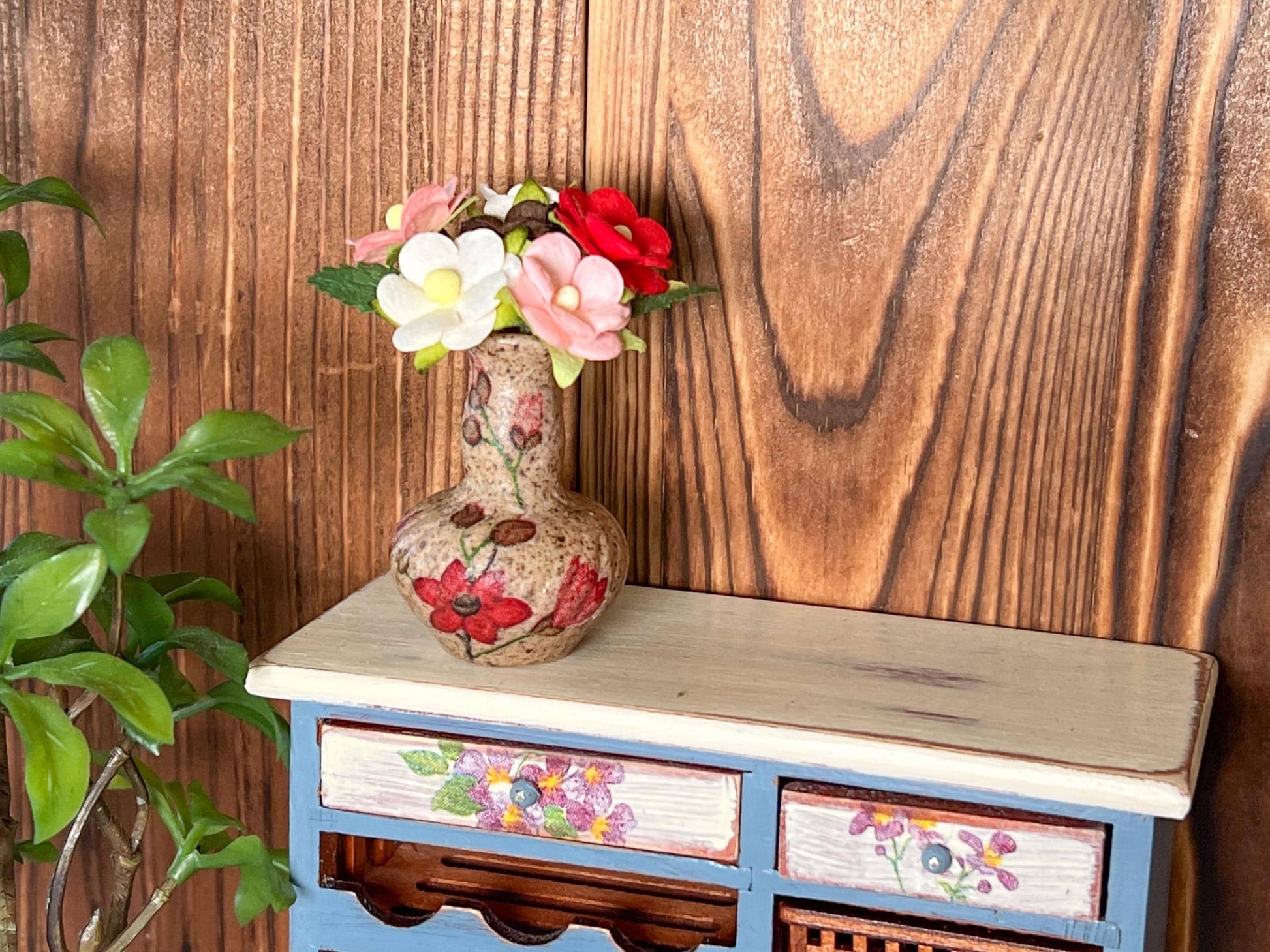 Miniature Stoneware Vase with Flowers – 1:6 Scale Dollhouse Decor | Red & Pink Decoupage Floral Pot __etsy:7893787471