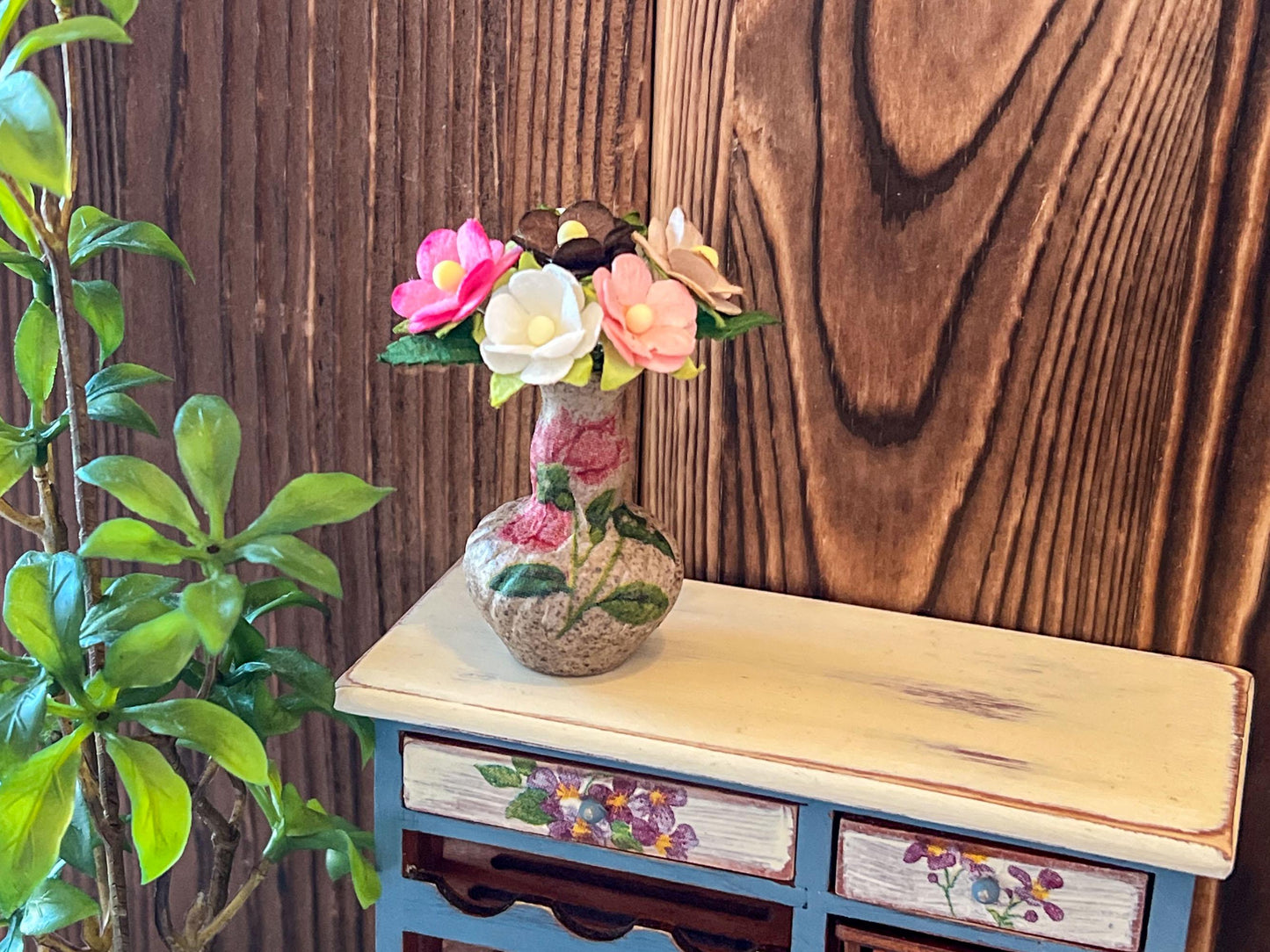Miniature Stoneware Vase with Flowers – 1:6 Scale Dollhouse Decor | Red & Pink Decoupage Floral Pot __etsy:7893787461