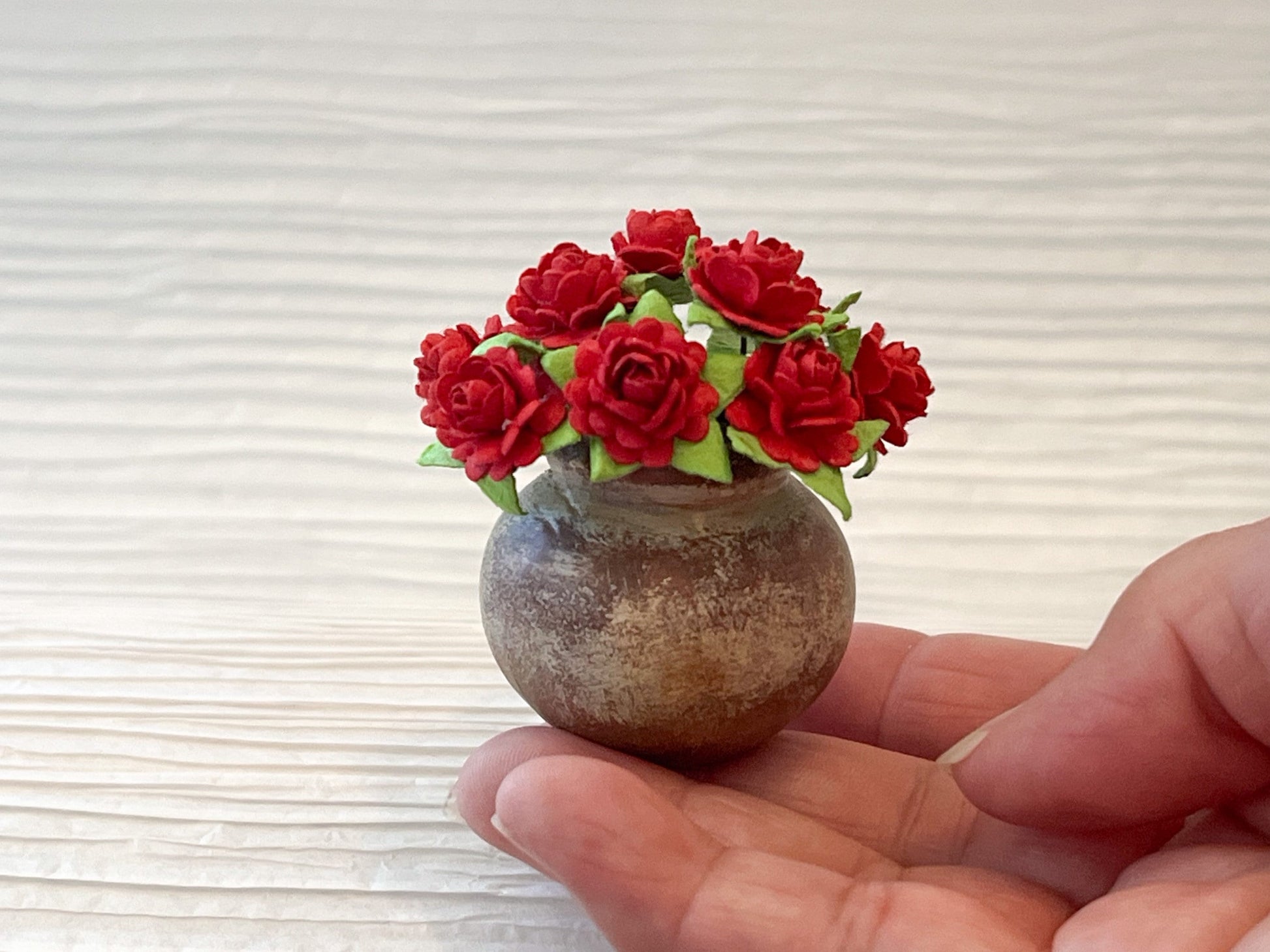 Miniature Terracotta Vase 1:6 Scale – White-Distressed with Red Roses for Dollhouse __etsy:5806968781