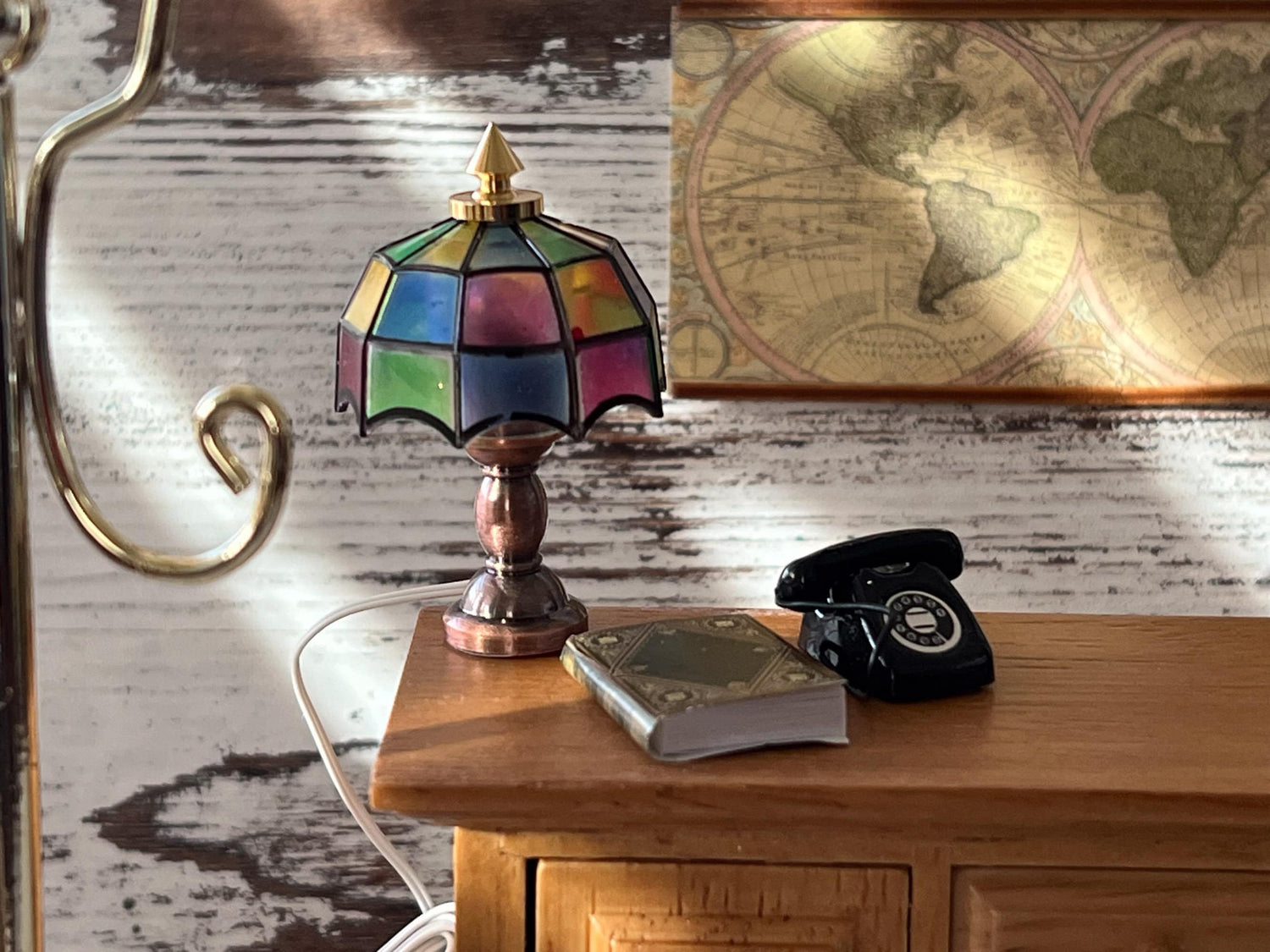 This adorable multicolored Tiffany Lamp is functional and so realistic, it has a bronze color base and LED light. Make it part of your dollhouse stylish decor. __etsy:5512014944
