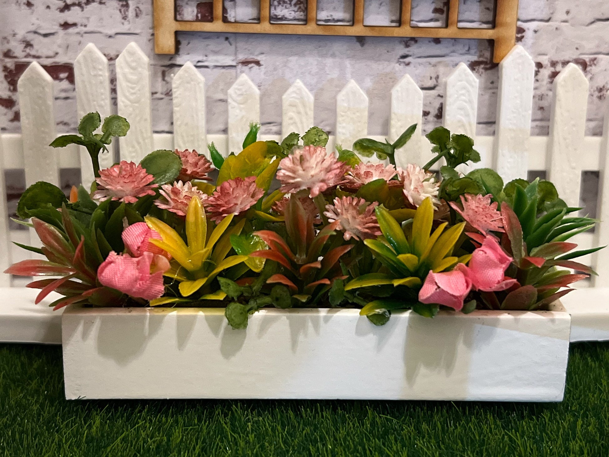 Miniature White Planter Box with Flowers | 1:12 Scale | Dollhouse Wooden Flower Box __etsy:5659300722