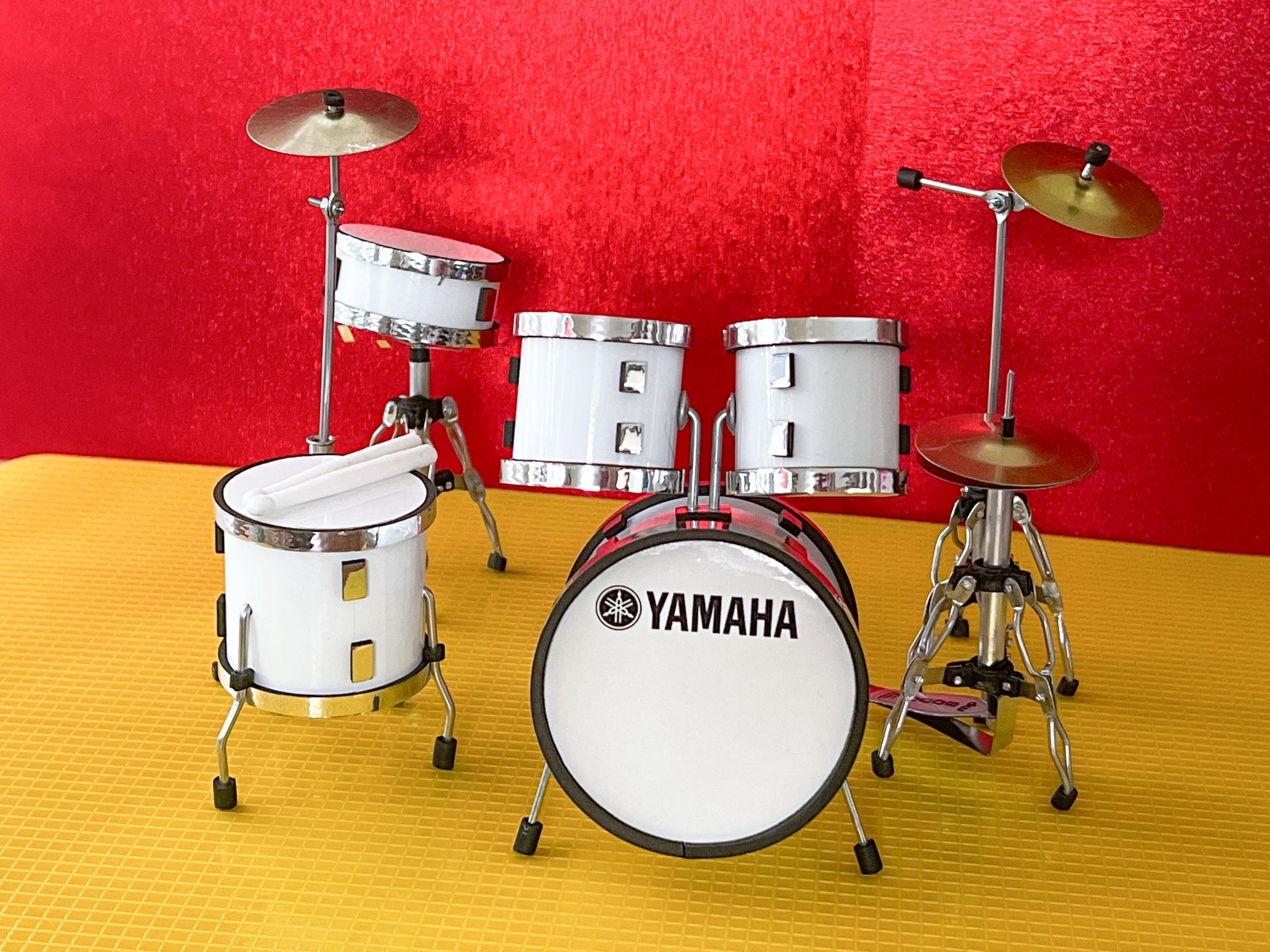 Miniature White YAMAHA Drum Set 1:12 Scale - Dollhouse Music Instruments __etsy:7300279811