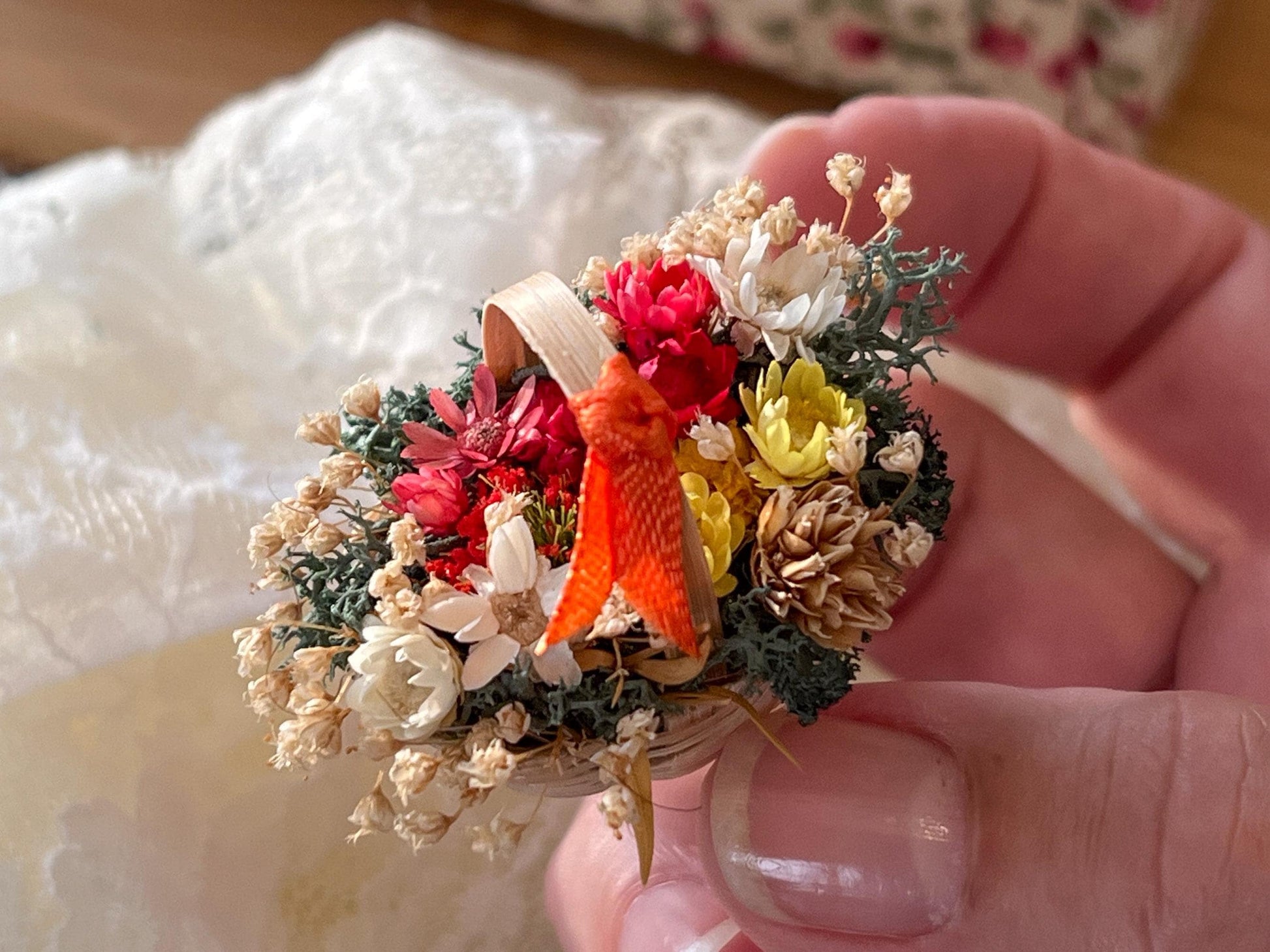Miniature Wicker Basket 1:12 Scale - Dollhouse Handcrafted Basket with Dried Flowers __etsy:6865183320