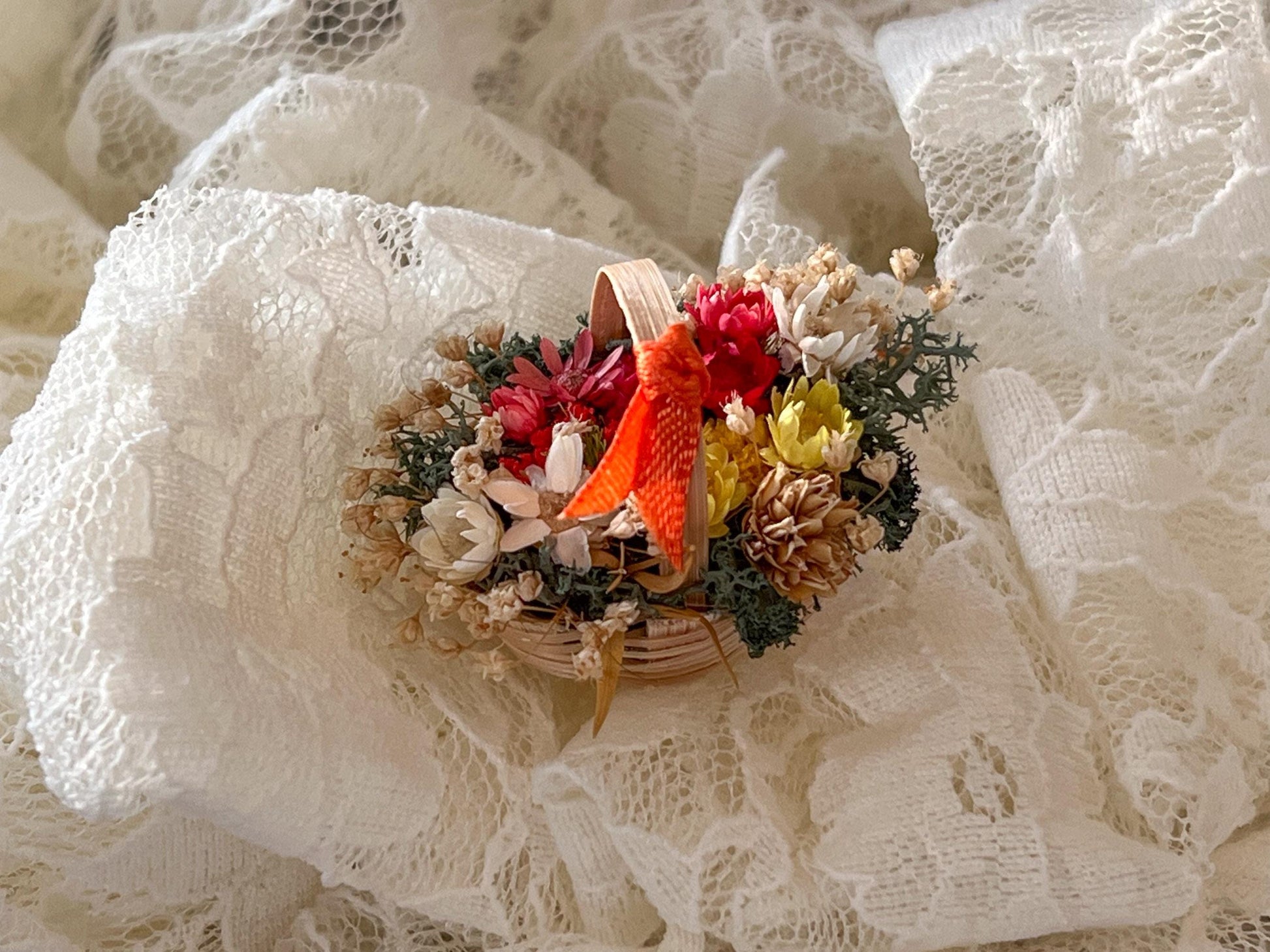 Miniature Wicker Basket 1:12 Scale - Dollhouse Handcrafted Basket with Dried Flowers __etsy:6865183334