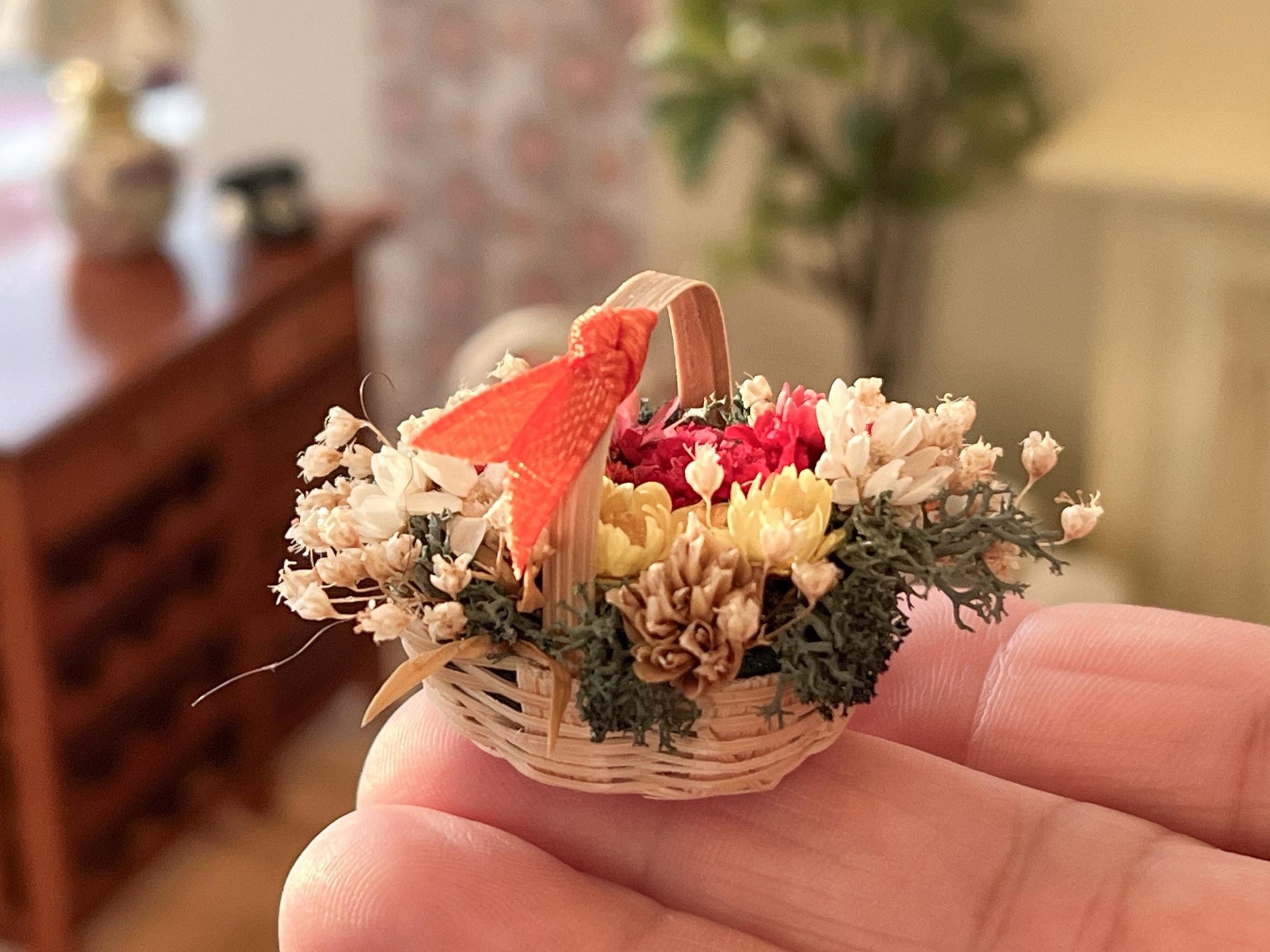 Miniature Wicker Basket 1:12 Scale - Dollhouse Handcrafted Basket with Dried Flowers __etsy:6913166579