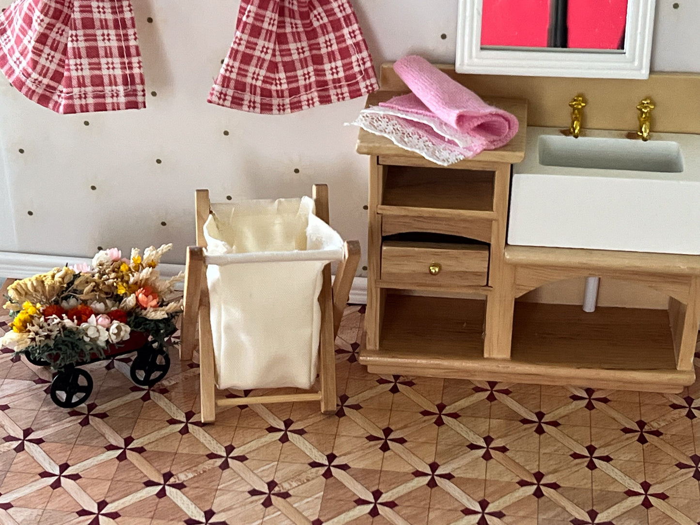 Miniature Wooden Folding Laundry Hamper 1:12 Scale – Dollhouse Bathroom or Laundry Decor __etsy:6263818039