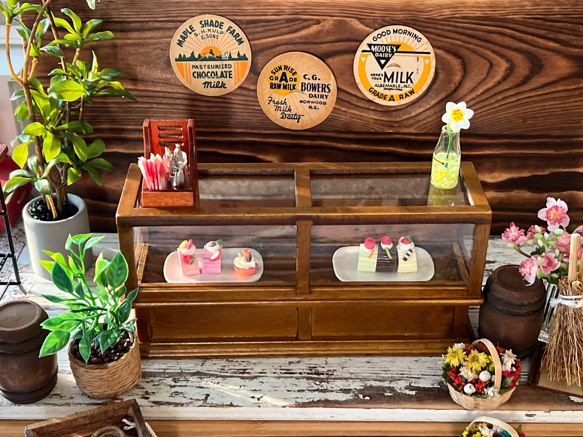 Miniature Wooden Food Display Cabinet 1:12 Scale – Dollhouse Furniture for Bakery & Store Display __etsy:6104015817