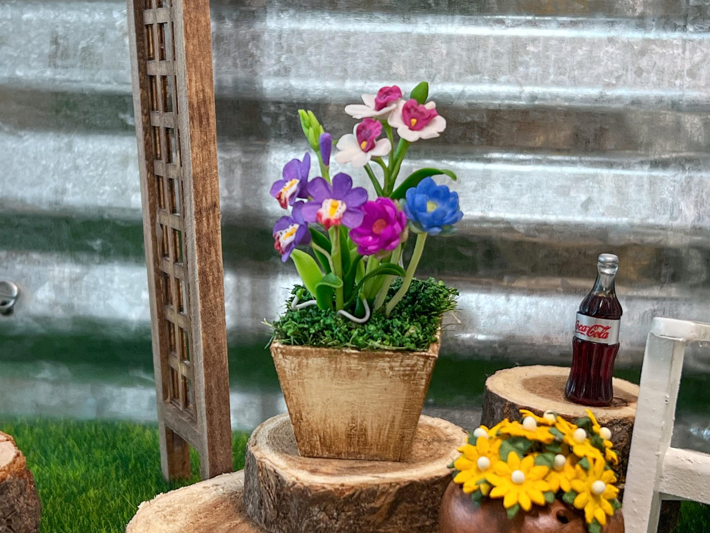 Miniature Wooden Planter with Clay Flowers 1:12 Scale – Dollhouse Patio and Table Decor __etsy:7164405171