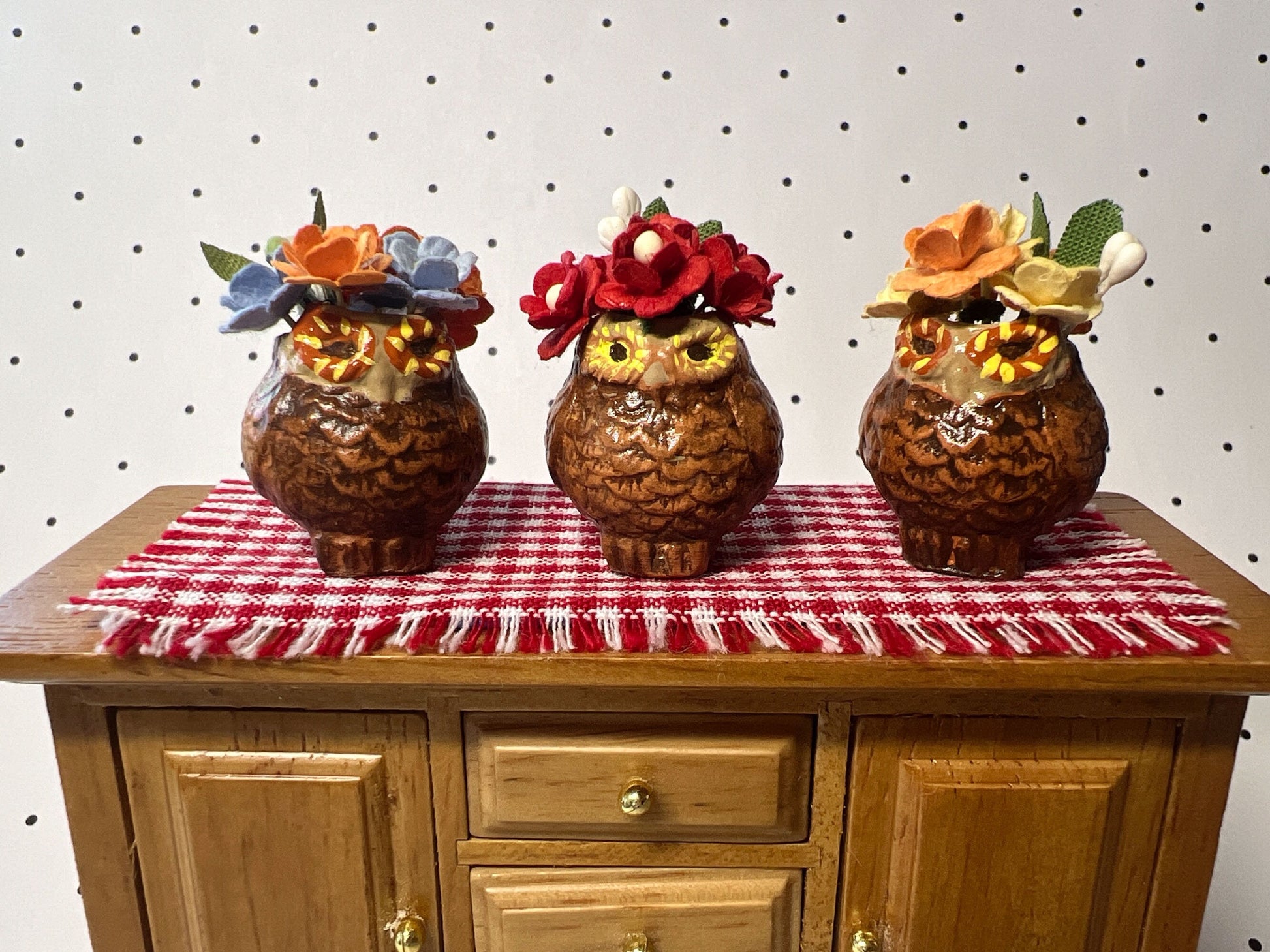 Miniature Terracotta Owl, 1:12 Scale – Vase with Flowers, Dollhouse Decor __etsy:5545962296