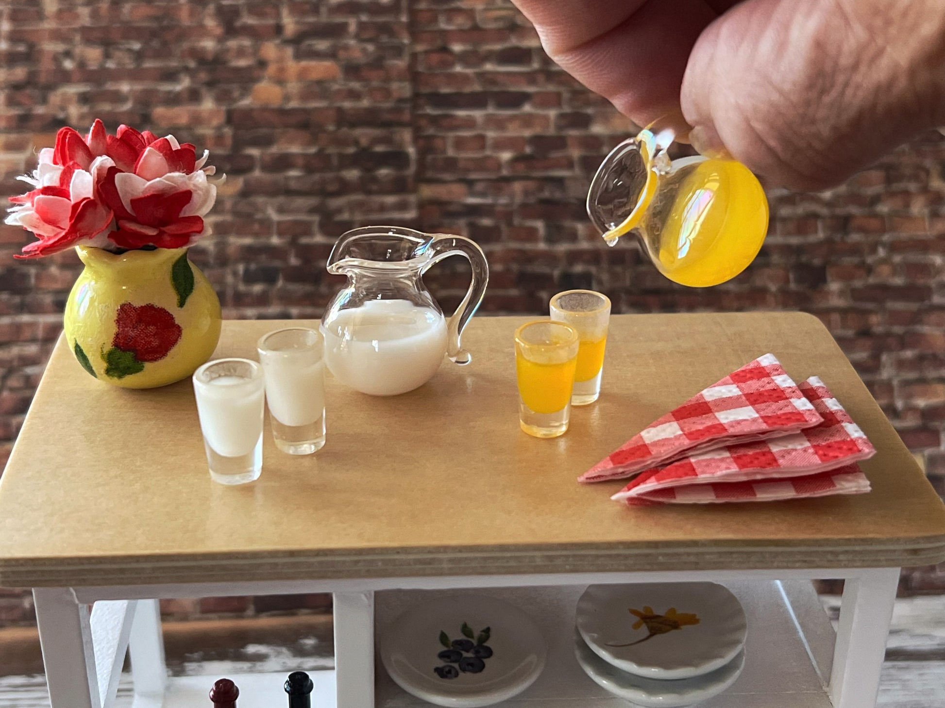Miniature Glass Milk Pitcher or Orange Juice with Tumblers - 1:12 Scale - Dollhouse Kitchen __etsy:5556106426