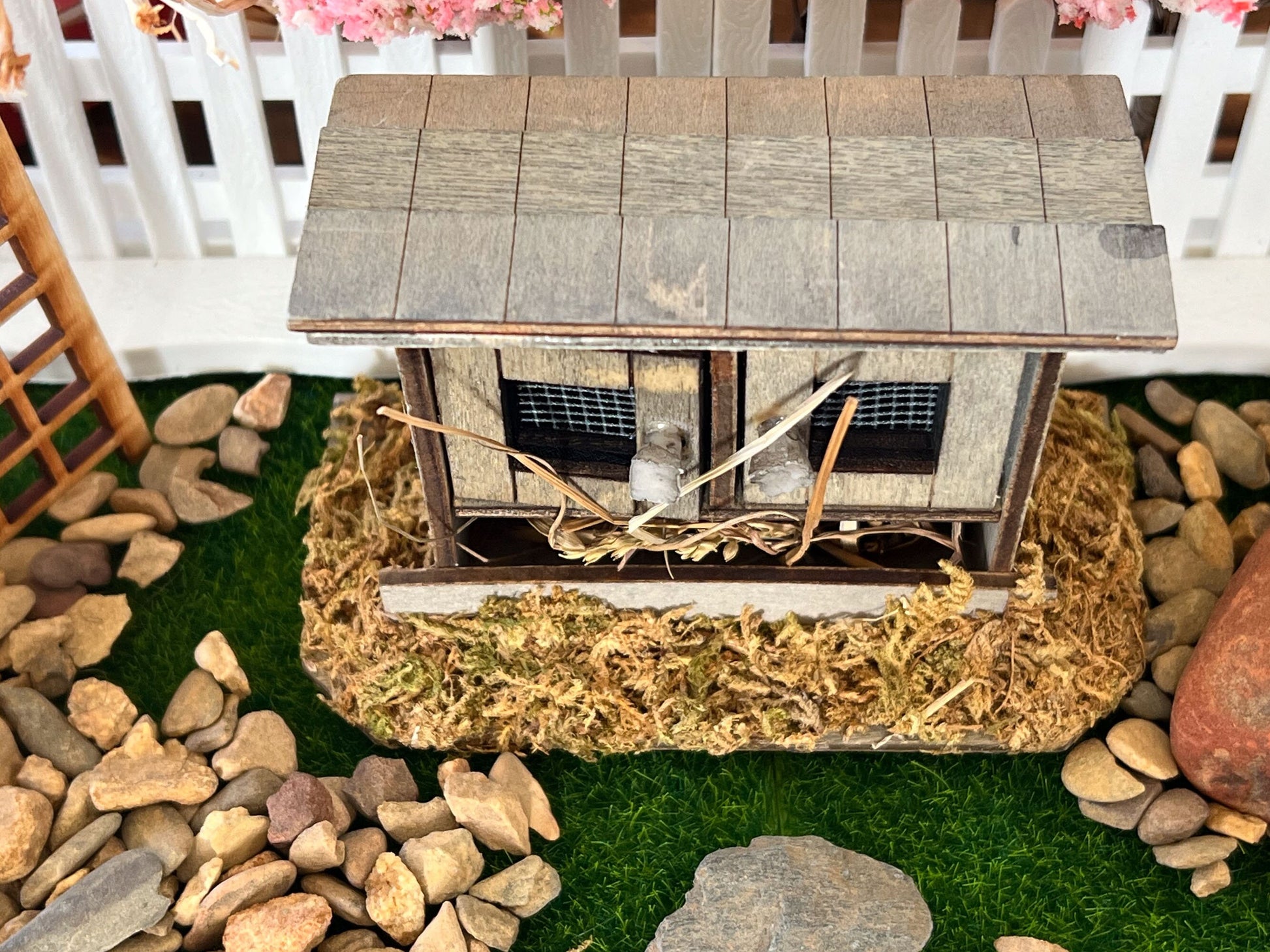 Miniature Rabbit Hutch - 1:12 Scale, Dollhouse Farmhouse Backyard Decor __etsy:5938769678