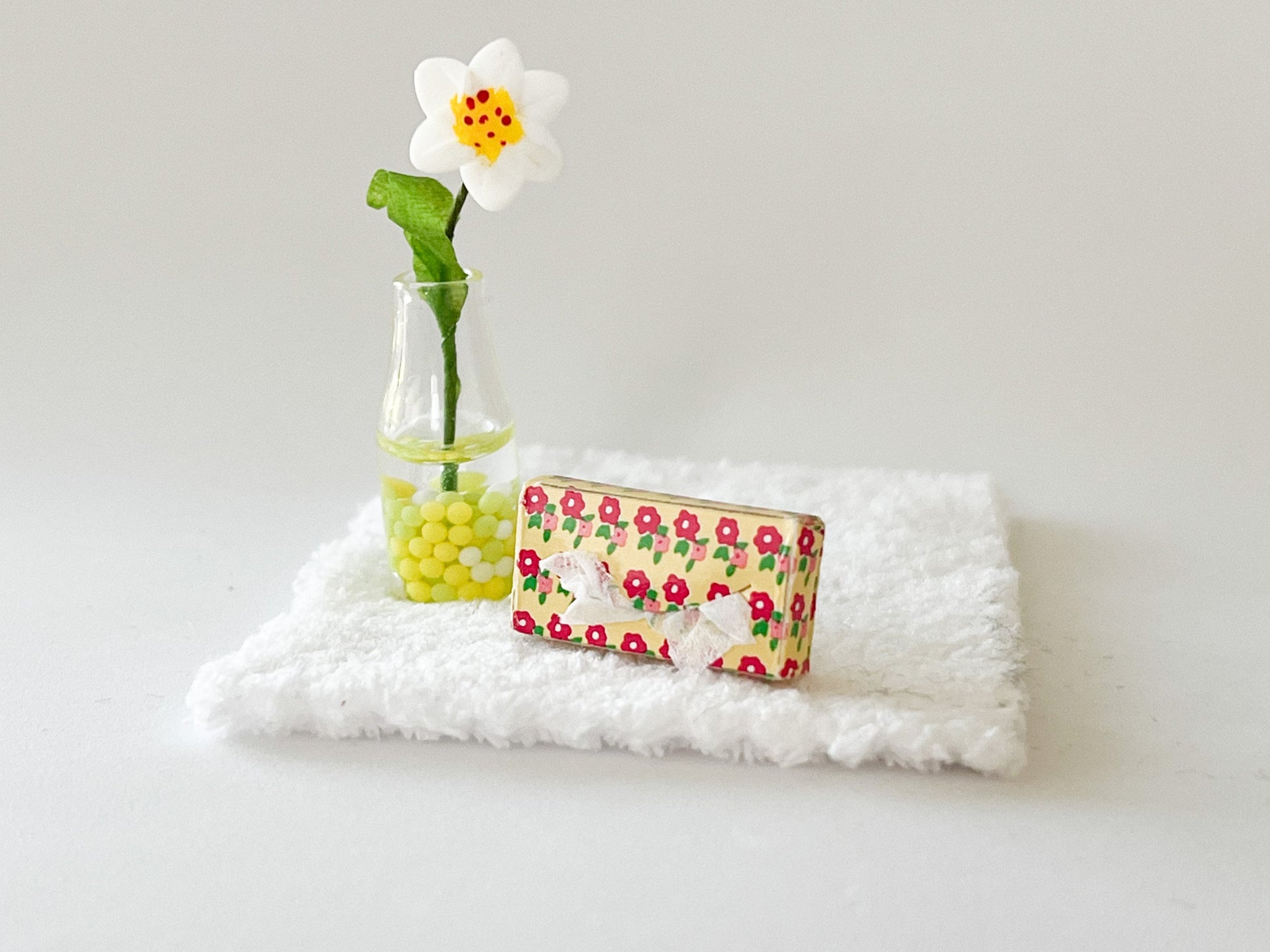 Miniature 1:12 Scale Facial Tissue Box – Yellow with Red Flowers for Bathroom Decor __etsy:6023848604