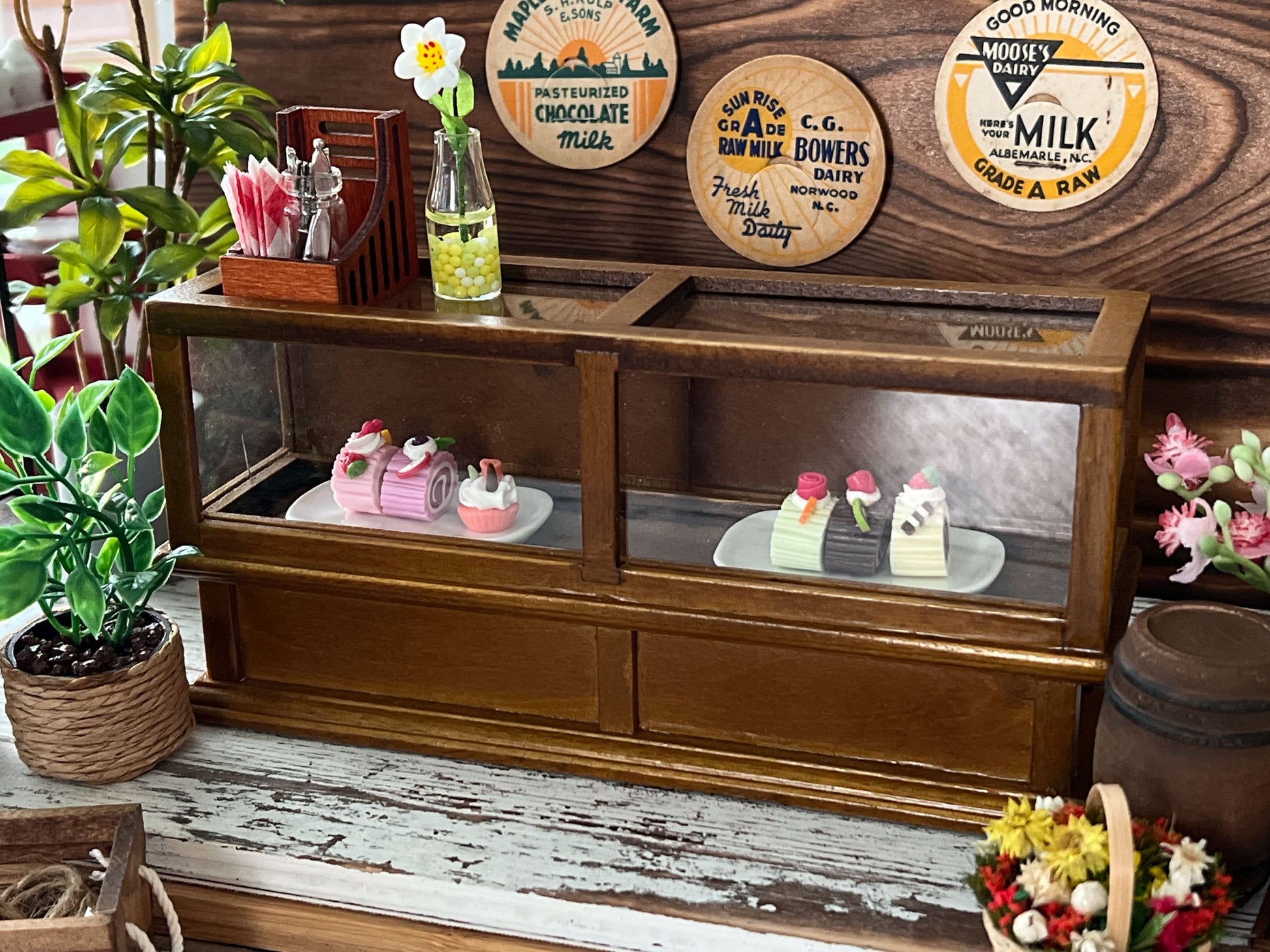 Miniature Wooden Food Display Cabinet 1:12 Scale – Dollhouse Furniture for Bakery & Store Display __etsy:6055954854
