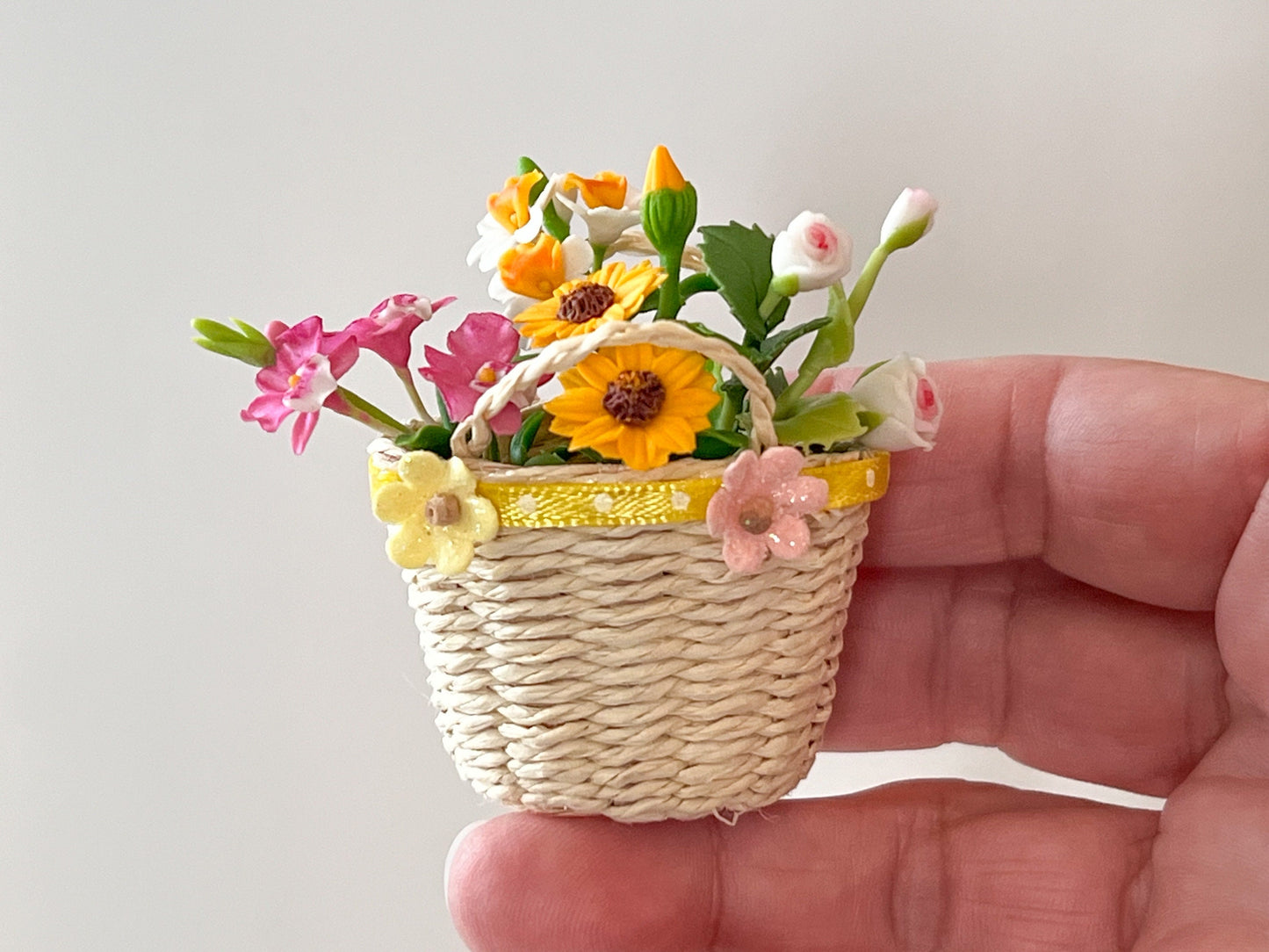 Dollhouse Miniature Wicker Basket with Polymer Clay Flowers, 1:6 Scale Dollhouse Decor, Dollhouse Easter Basket, Easter Basket __etsy:6319165189