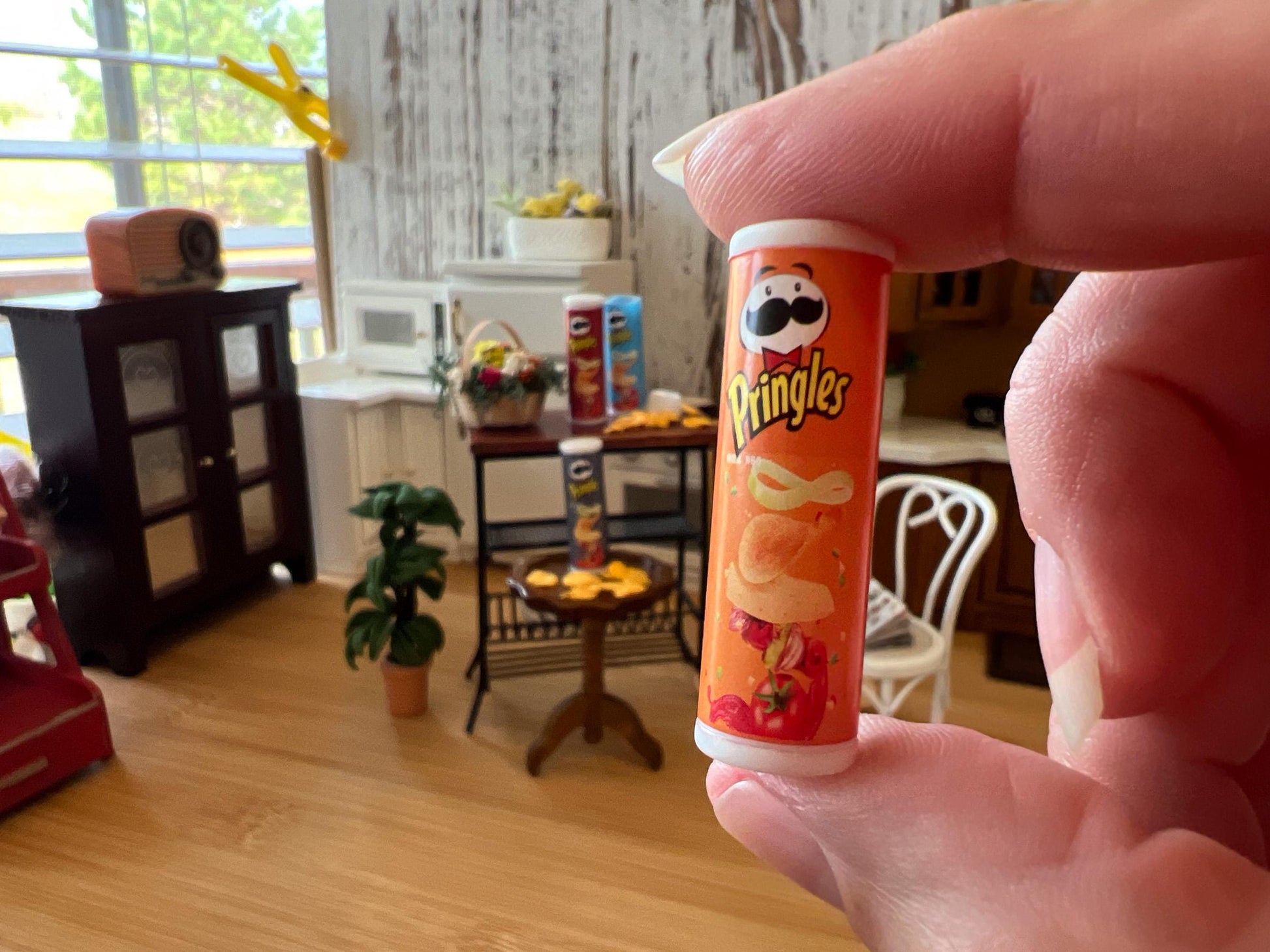 Miniature Potato Chips – 1:12 Scale – Dollhouse Realistic Cans with Chips Inside __etsy:6510634233