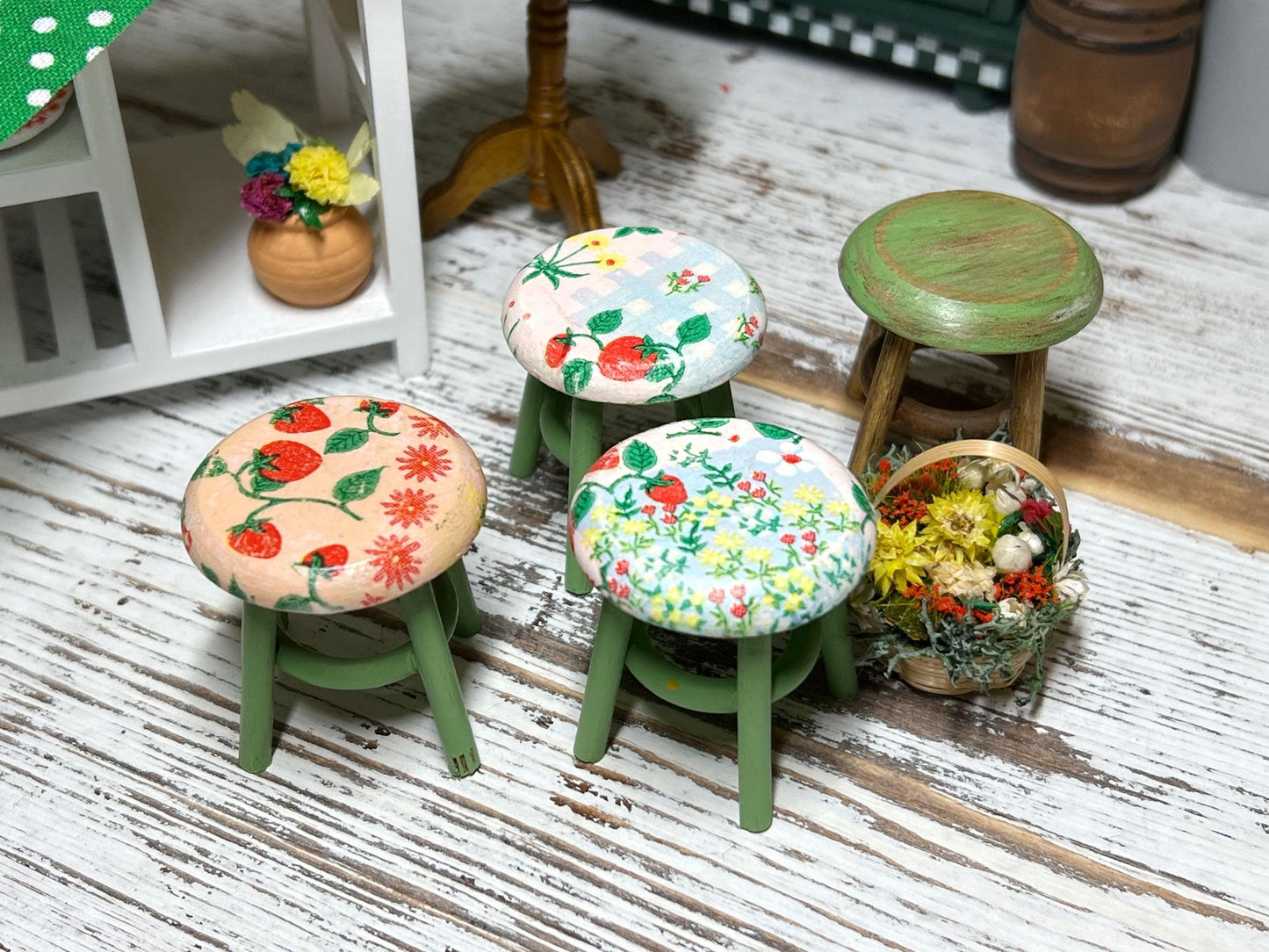 Miniature Round Stepping Stool – 1:12 Scale - Handcrafted Dollhouse Furniture __etsy:6687485772