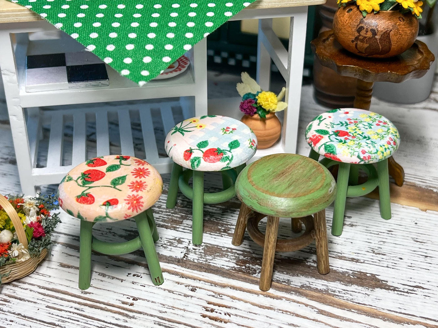 Miniature Round Stepping Stool – 1:12 Scale - Handcrafted Dollhouse Furniture __etsy:6687485976