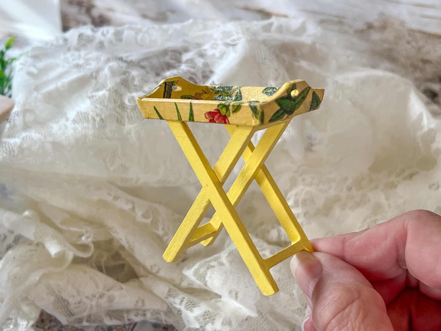 Miniature Rustic Yellow TV Tray Table – 1:12 Scale - Dollhouse Furniture & Shabby Chic Decor __etsy:6729290360