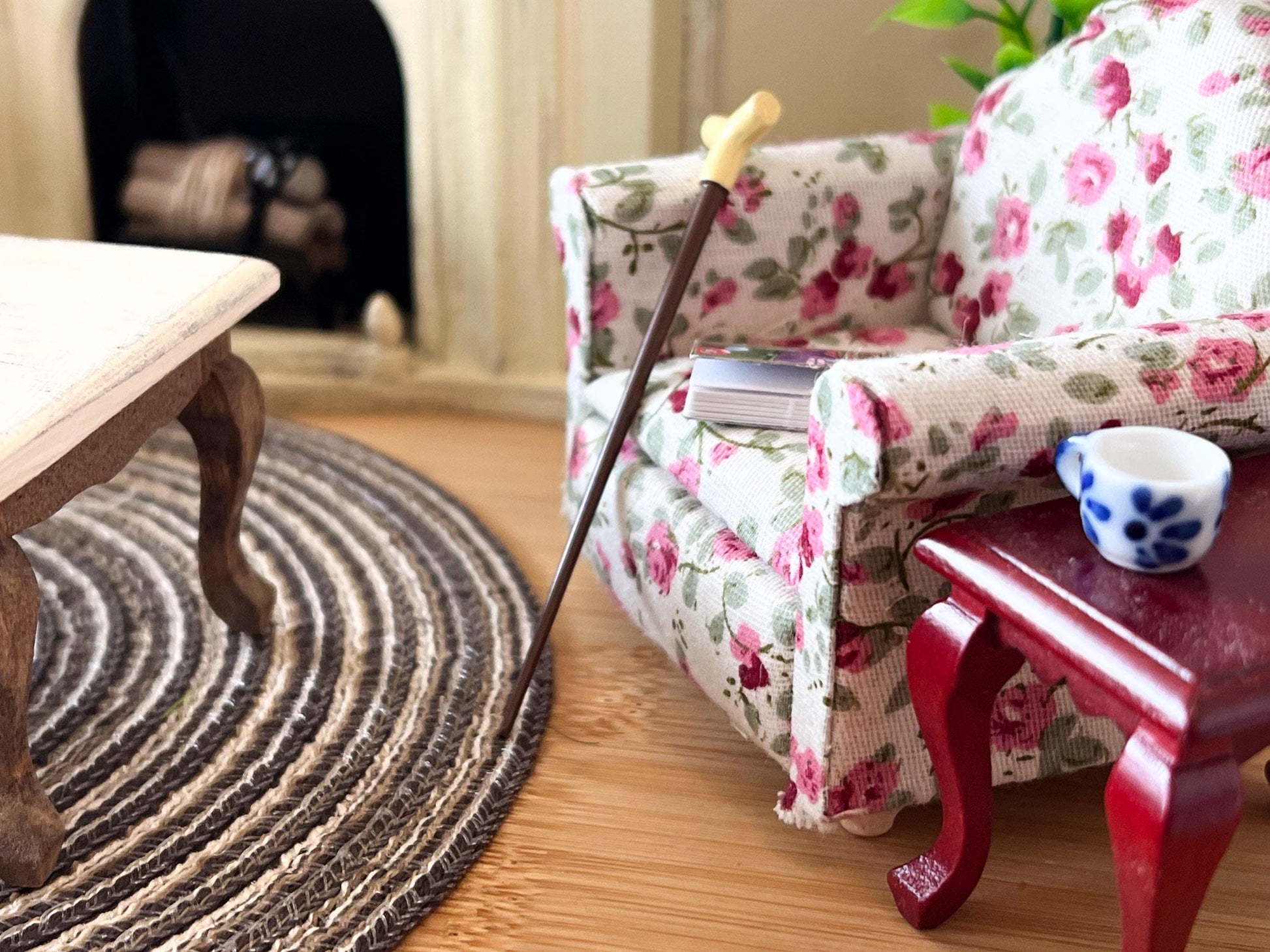 Miniature Retro Walking Cane – 1:12 Scale- Dollhouse Decor for Office or Living Room __etsy:6933946895