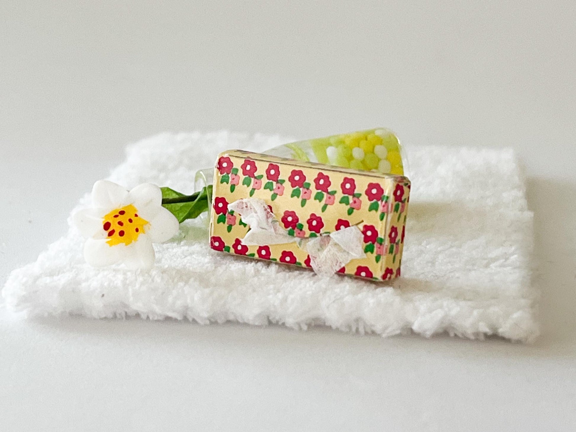 Miniature 1:12 Scale Facial Tissue Box – Yellow with Red Flowers for Bathroom Decor __etsy:6995583052