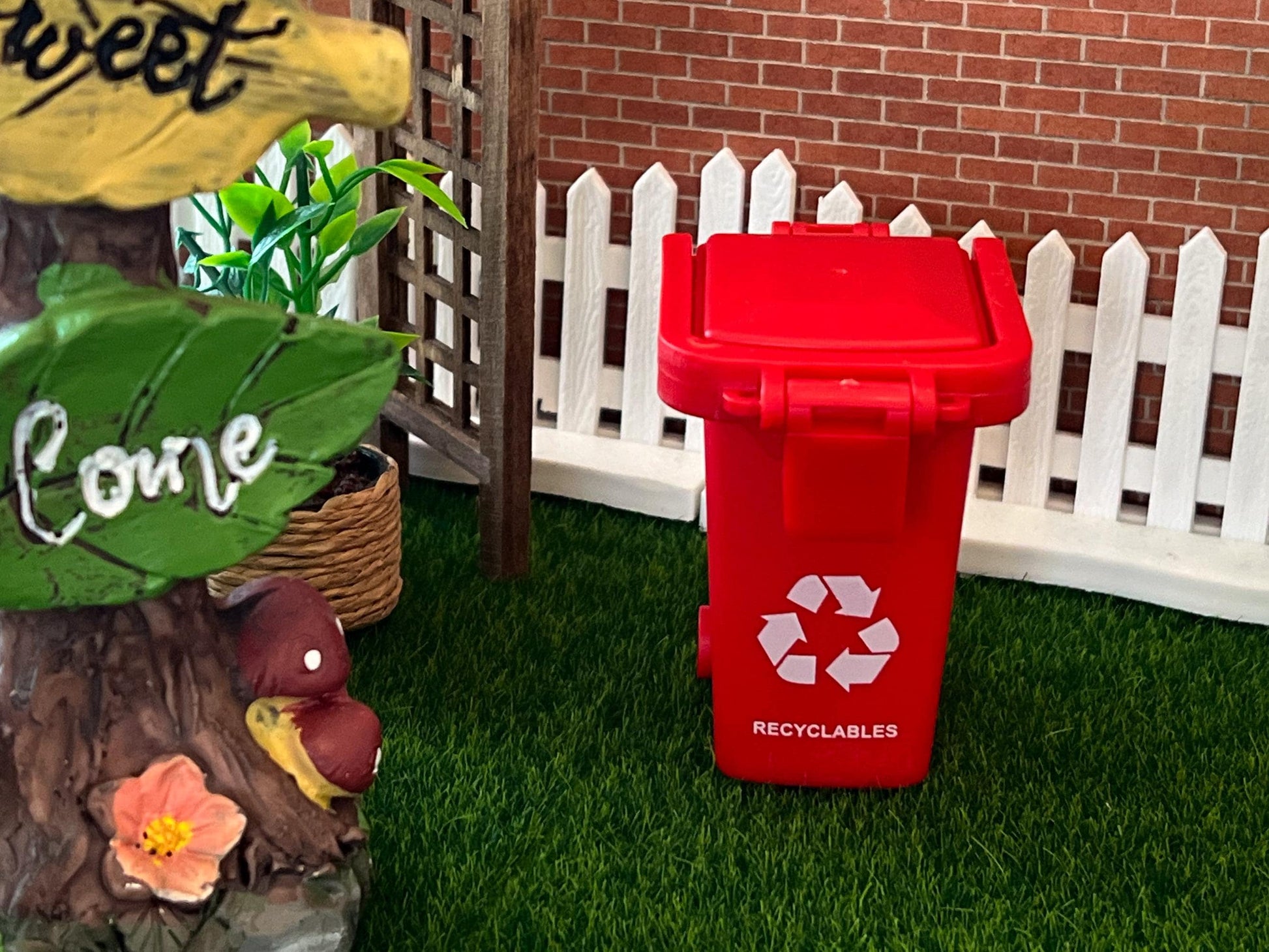 Miniature Trash Cans, 1:12 Scale, Red or Yellow Bins with Lid & Rolling Wheels __etsy:7274076990