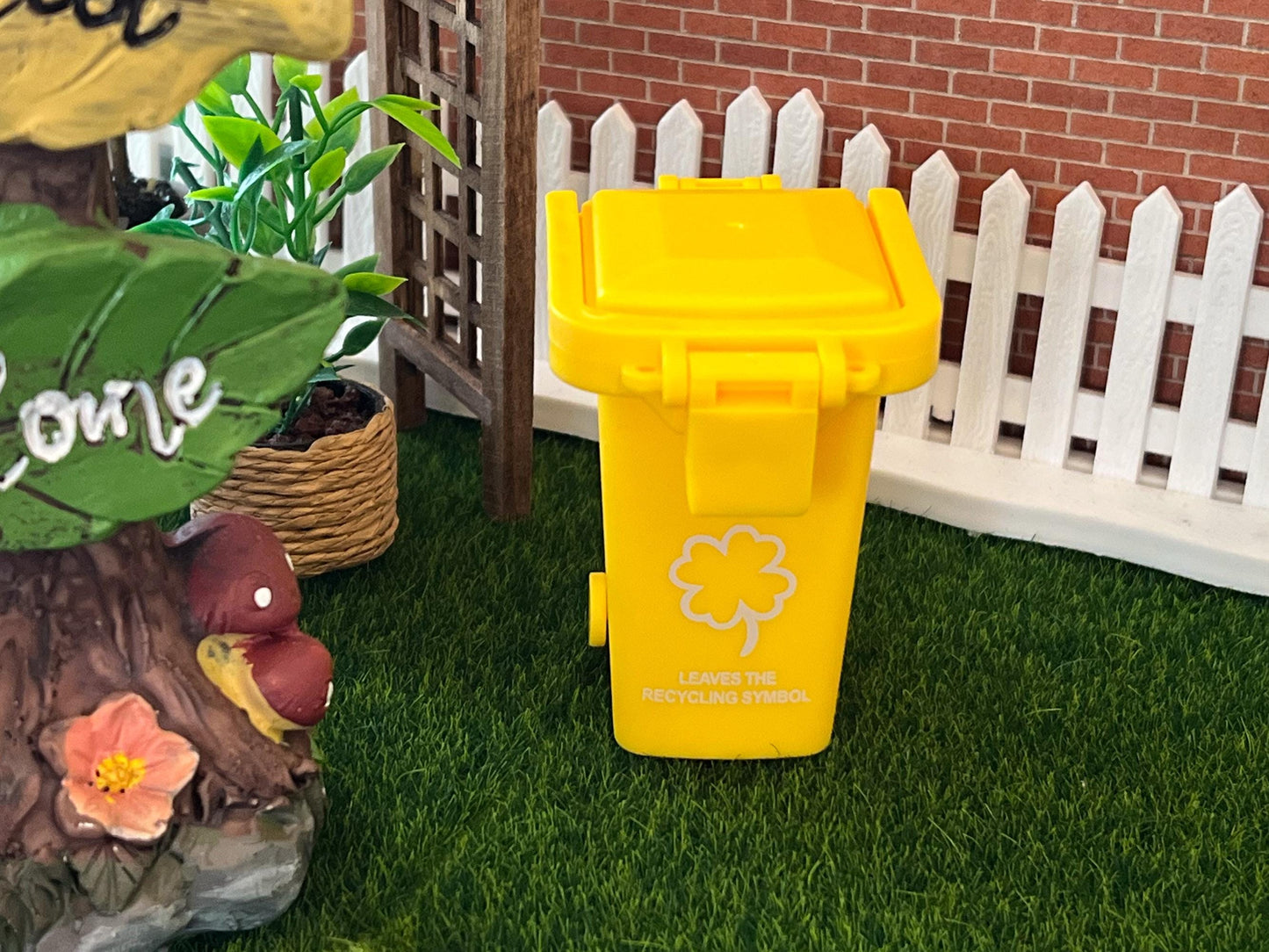 Miniature Trash Cans, 1:12 Scale, Red or Yellow Bins with Lid & Rolling Wheels __etsy:7322046169