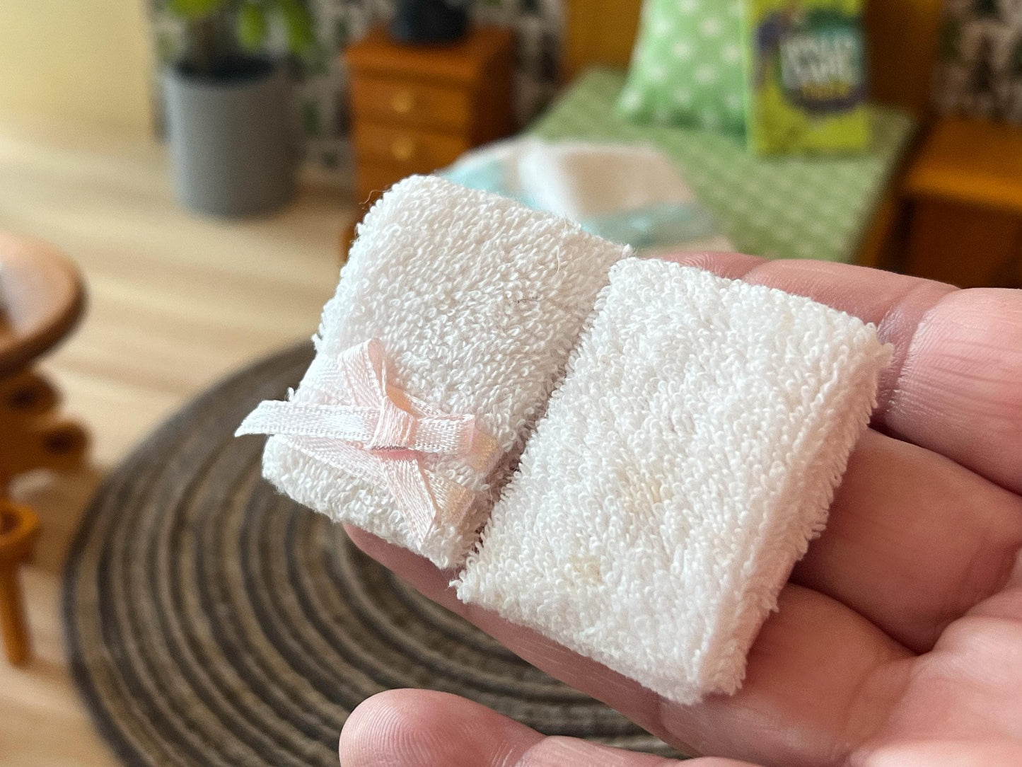 Miniature Towels 1:12 Scale - 2PC Pink or Blue Mini Towel for Dollhouse Bathroom __etsy:8047386090